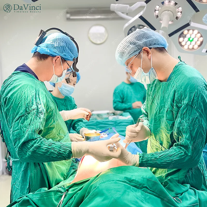 Ngực lép có nên nâng ngực không? Quy trình nâng ngực tại Davinci