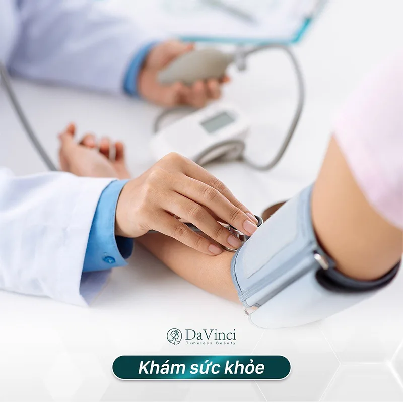 Kinh nghiệm cắt bọng mỡ mắt: Chia sẻ chuyên gia & review thực tế Kinh nghiệm cắt bọng mỡ mắt: Chia sẻ chuyên gia & review thực tế