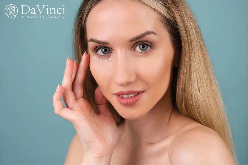 Massage Giảm Mỡ Mí Mắt Trên: Bí Quyết Tự Nhiên Giúp Đôi Mắt Thon Gọn