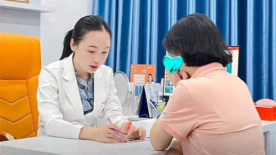 Bác sĩ giải đáp thắc mắc về treo sa trễ ngực